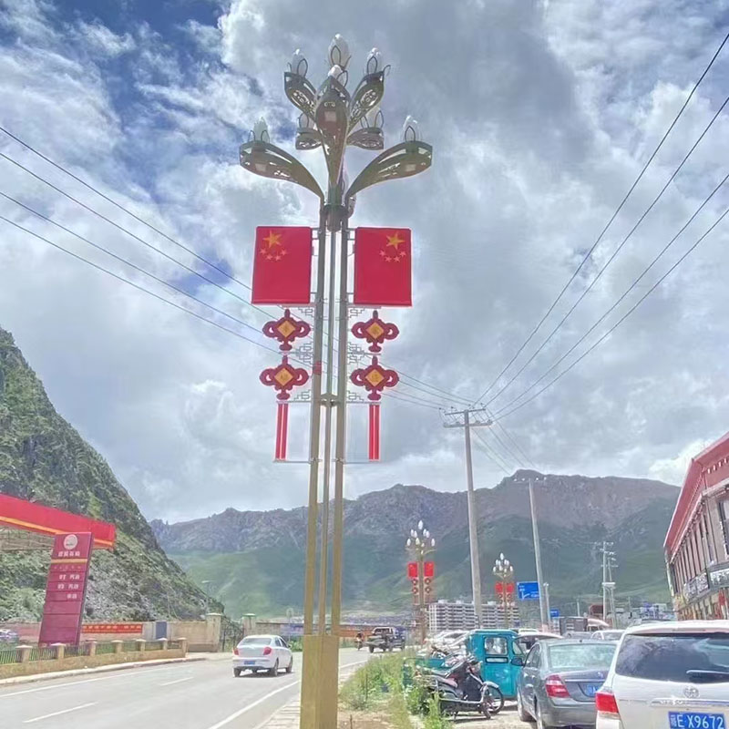 博尔塔拉抱箍太阳能路灯生产厂家